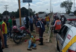Acidente deixa motociclista ferido na Avenida José Alexandre, em Arapiraca