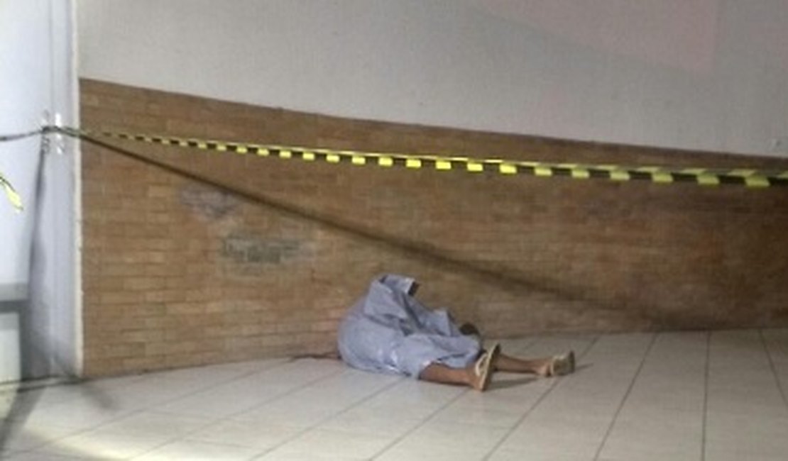 Jovem é executado na praça da Feira da Fumageira, em Arapiraca