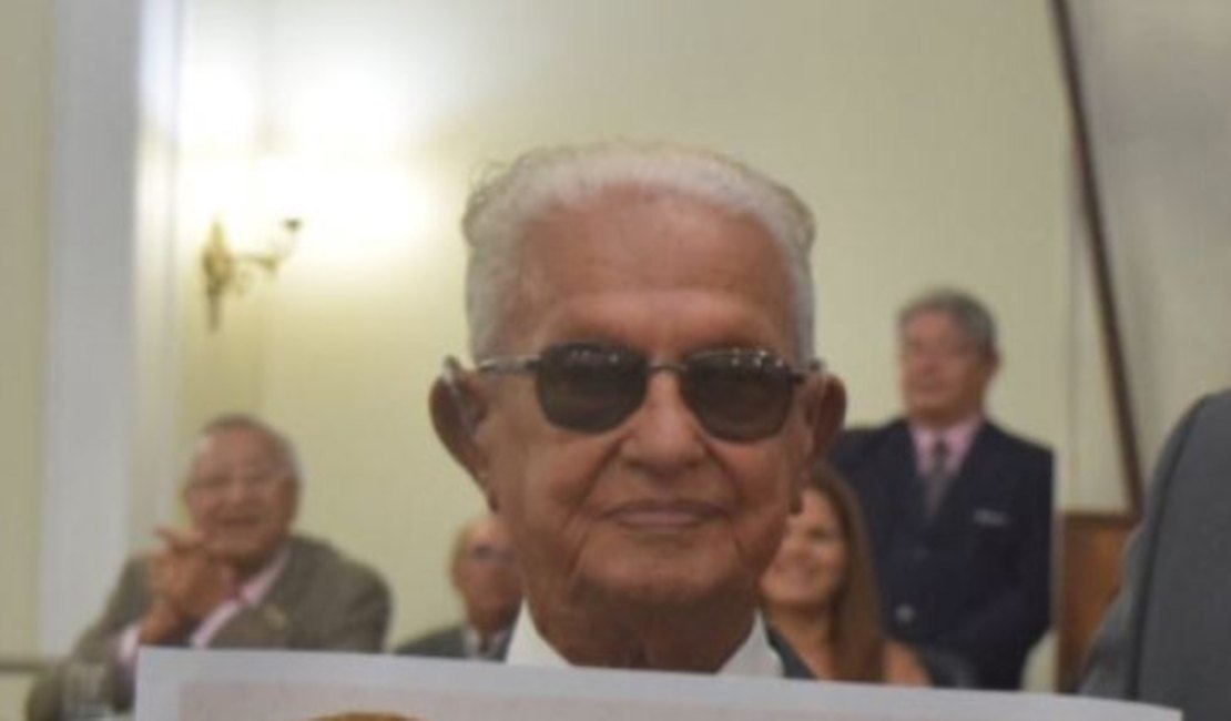 Seu Zizo, prefeito que levou energia elétrica ao município de Porto de Pedras em 1969, morre aos 106 anos