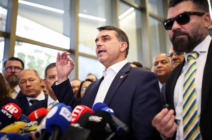Flávio confirma encontro com Vorcaro após banqueiro ter sido preso