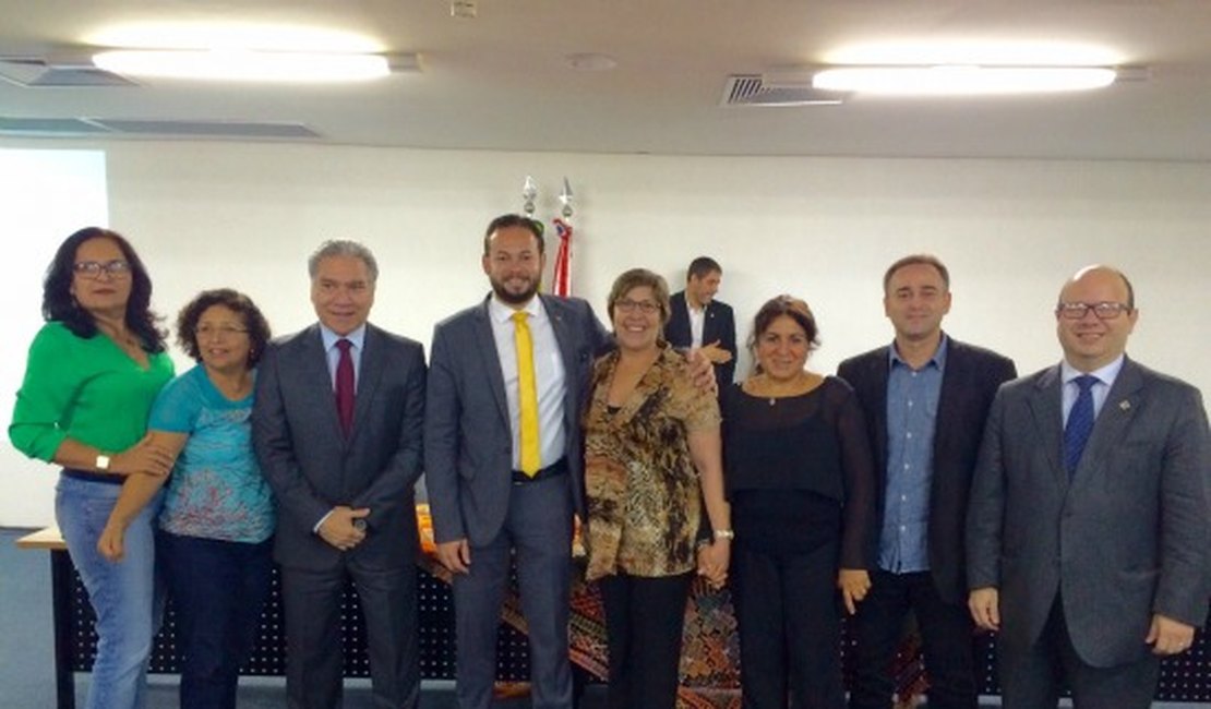 Célia representa prefeitos na organização e vinda da Tocha 2016