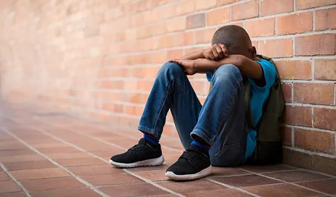 Professor diz que estudante negro se parece com macaco em escola de Maceió e Polícia Civil abre inquérito para investigar caso de racismo