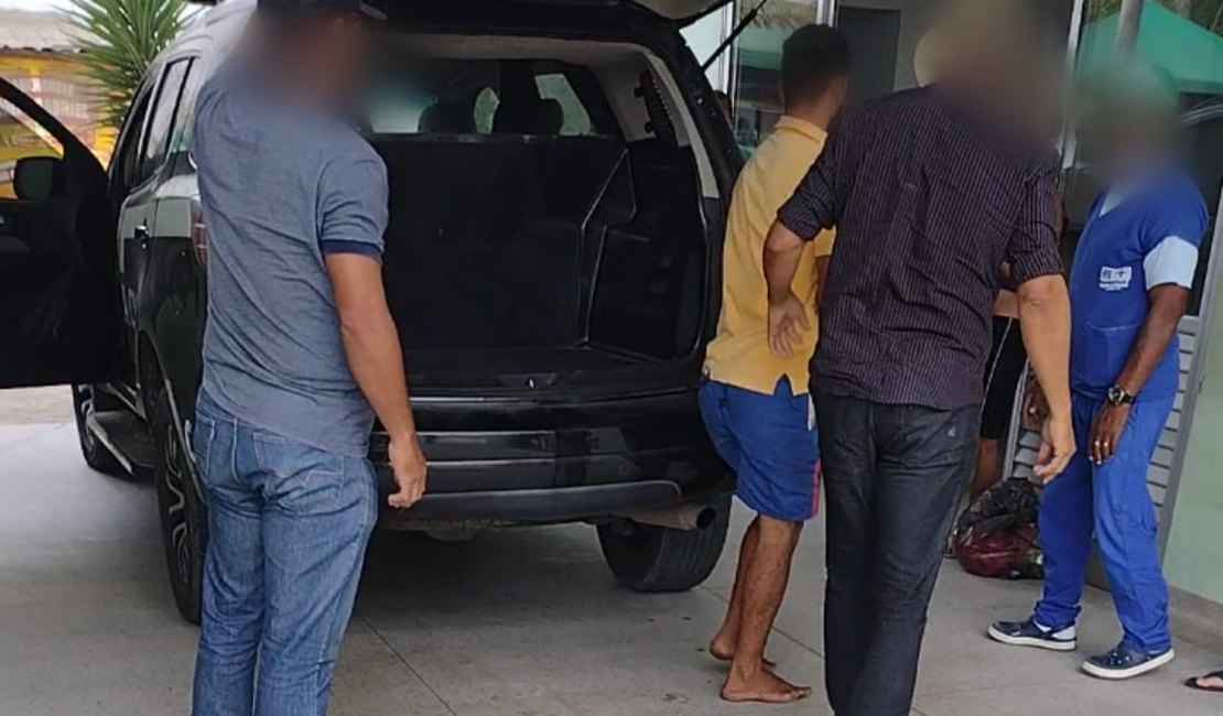 VÍDEO: Homem tenta assaltar policial civil em Feira Grande e é baleado no braço