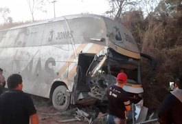 Vídeo: Acidente com ônibus de Jonas Esticado deixa três feridos na BR-226, no Maranhão