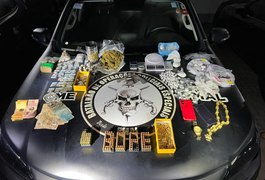 PM desarticula associação criminosa e apreende arma, munições e drogas em três bairros de Maceió