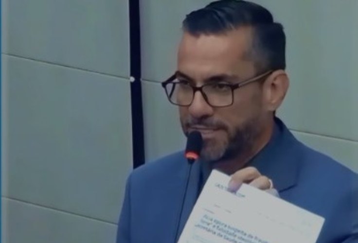 Vereador Leonardo Dias cobra exoneração de secretária citada em suposta fraude e dispara contra Rodrigo Cunha: “Só assume a prefeitura de fato depois da eleição”