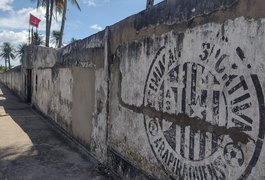 Integrantes de movimento ocupam área onde funcionava sede social do ASA de Arapiraca