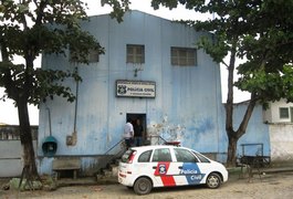 Após dar à luz, adolescente espanca filho até a morte