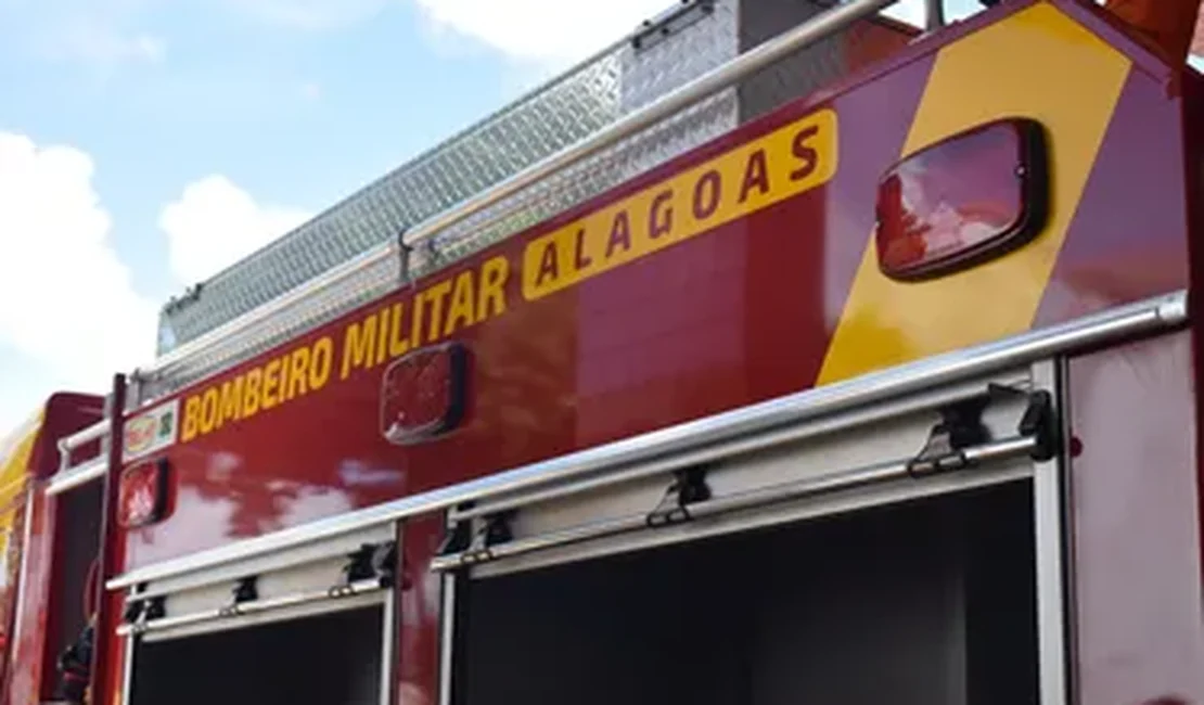Incêndio atinge distribuidora de medicamentos no bairro Pitanguinha, em Maceió