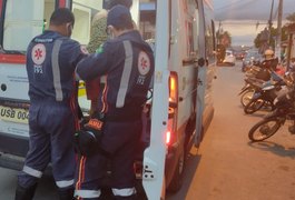 Idosa cai de escada, no bairro Primavera, fica ferida e é socorrida para o HEA