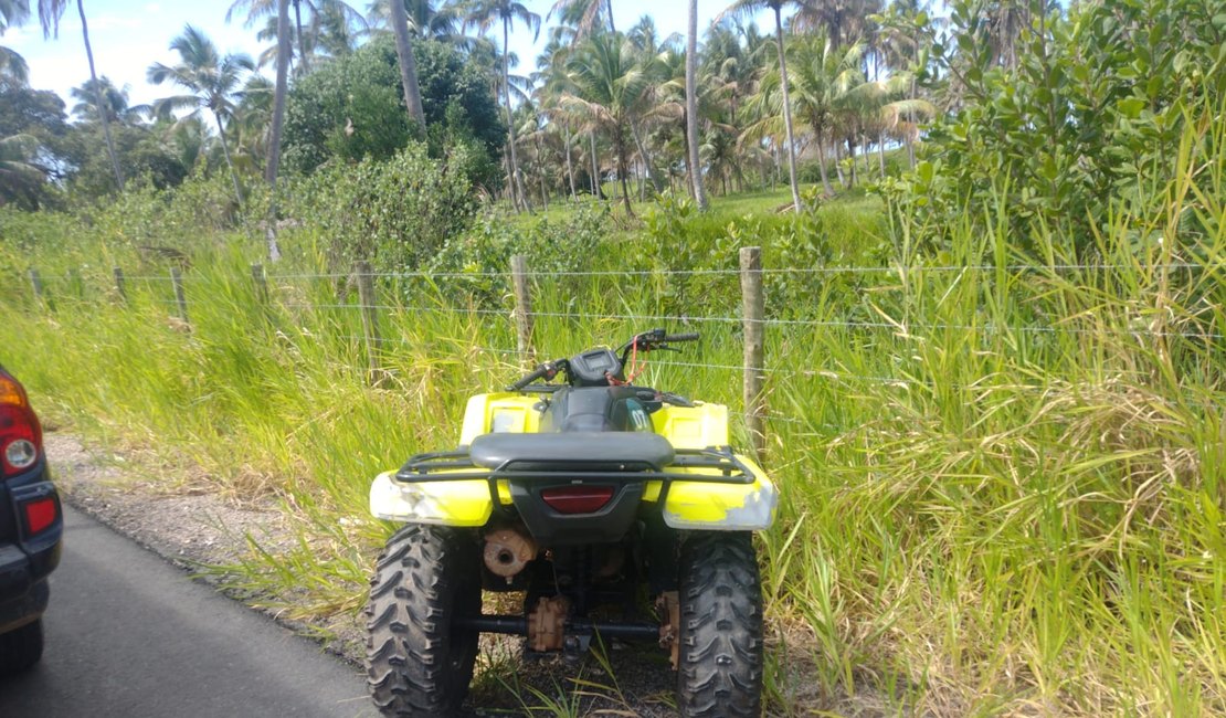 Mulher fica ferida após capotar e cair em ribanceira com quadriciclo em município de Alagoas
