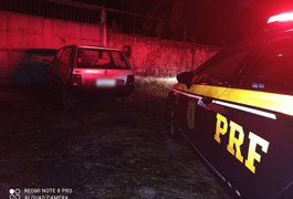 Carro roubado é encontrado pela polícia em Pilar, AL