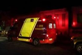 Motorista de van dorme ao volante e provoca acidente na BR-104, em Flexeiras