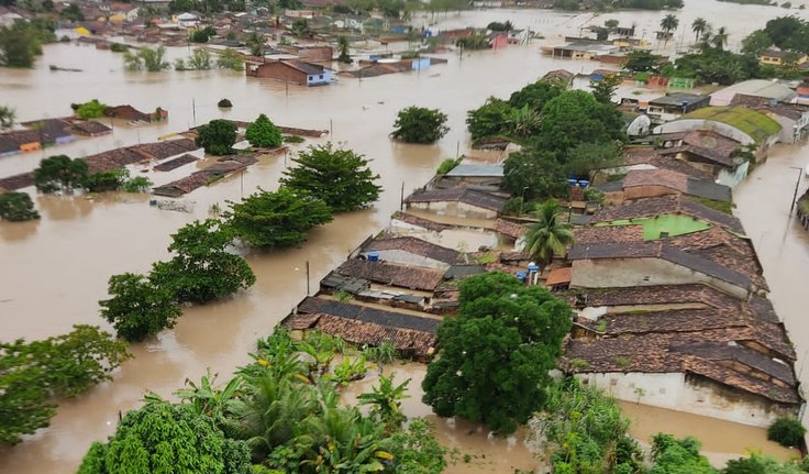 Pré-candidatos alagoanos usam estragos da enchente no estado como palanque eleitoral