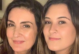 Fátima Bernardes brinca sobre semelhança com a filha: 'Ficamos parecidas'