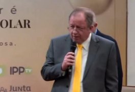 VÍDEO. Pastor faz oração contra o ministro Flávio Dino durante culto: 'Força demoníaca e diabólica'