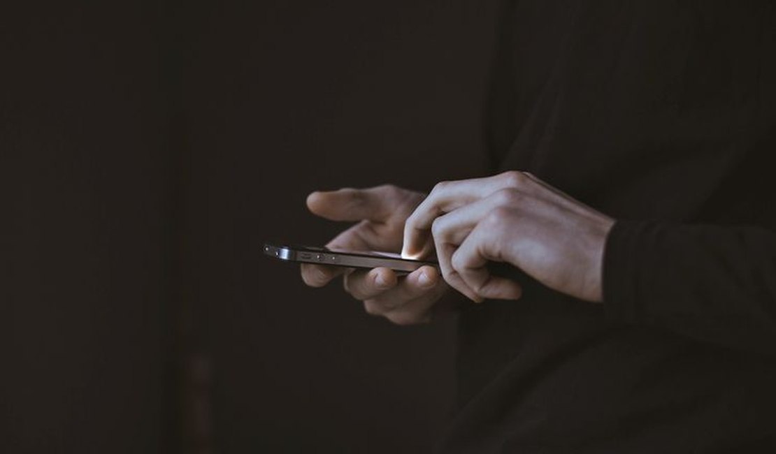 Homem deixa de pagar parcelas de celular comprado pela ex, que é ameaçada ao tentar pegar aparelho, em Arapiraca