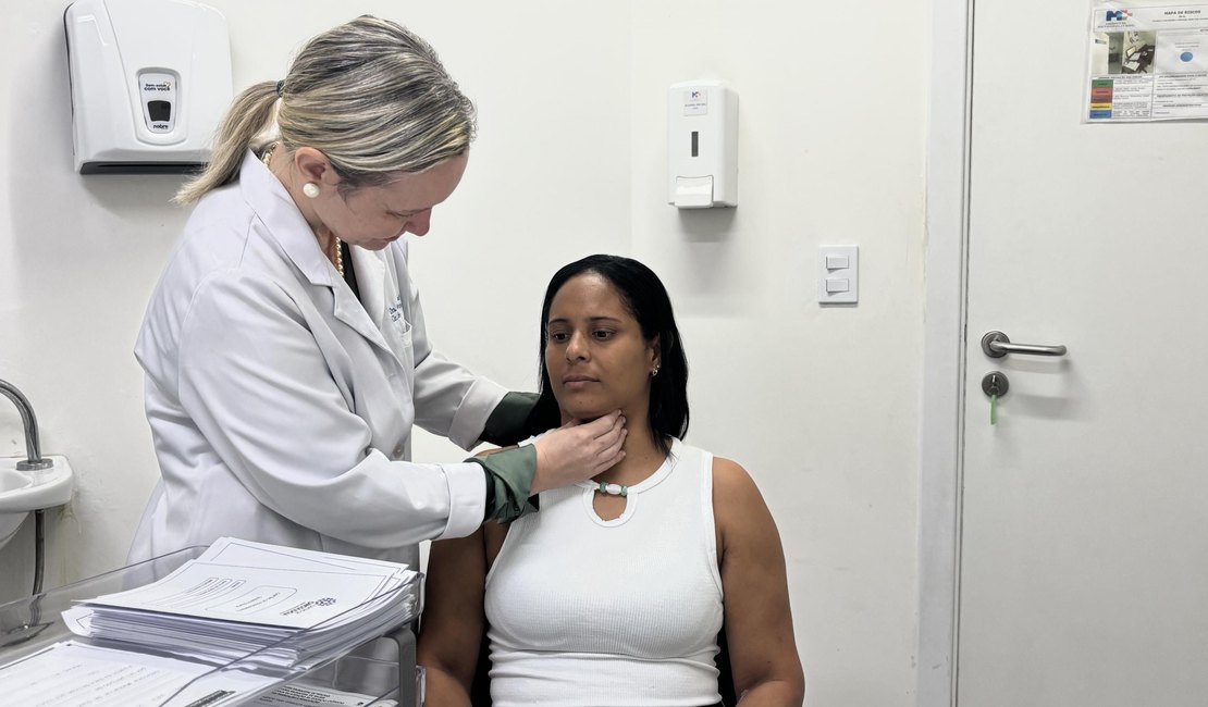 Médica do Hospital Metropolitano alerta para sinais de doenças na tireoide e ressalta oferta de tratamento pelo SUS