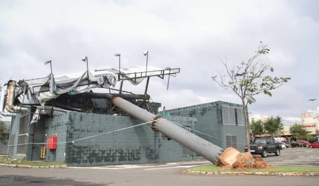 Tornado deixa feridos e causa estragos em Campinas, São Paulo