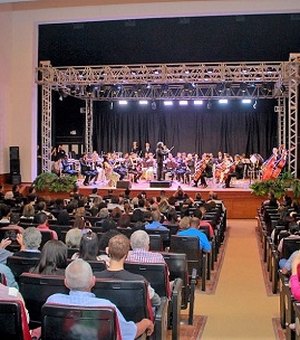 Concerto da Orquestra Filarmônica de Alagoas em Penedo lota Centro de Convenções