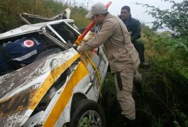 Veículo de Auto Escola se envolve em grave acidente em Garanhuns