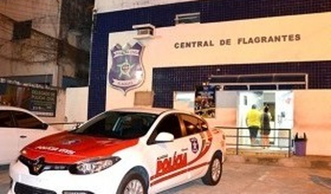 Maceió: Criança pede socorro e polícia prende ex que estava espancando a mãe dele