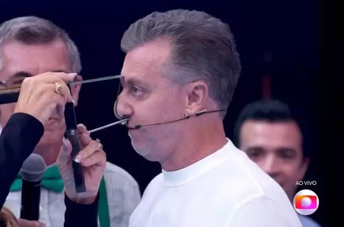 Luciano Huck ganha 'concurso' de maior nariz do Brasil na TV