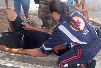 Motociclista fica ferido após sobrar em curva e cair de moto no Residencial Agreste, em Arapiraca