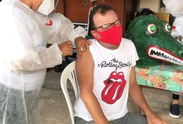 Daniel Rolim é vacinado contra Covid-19: 'Primeiro ex-BBB a receber a vacina'