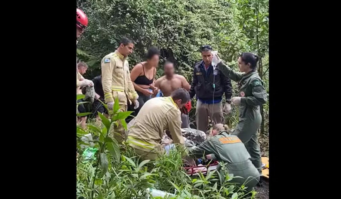 Jovem morre após cair de altura de oito metros de cachoeira no Paraná