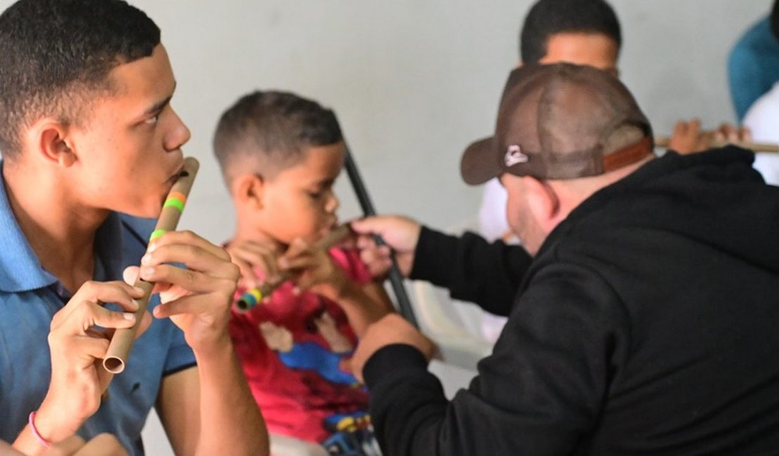 Prefeitura de Penedo resgata tradição e promove iniciação musical no povoado Tabuleiro dos Negros