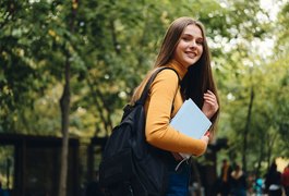 Programas ofertam bolsas de estudo no exterior; veja como participar