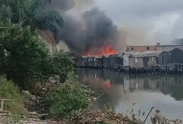 Incêndio no Rio deixa três mortos e paralisa 11 estações do metrô