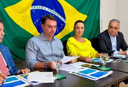 Flávio Bolsonaro e Alfredo Gaspar destacam combate ao crime organizado e proteção às mulheres em apresentação de plano de governo