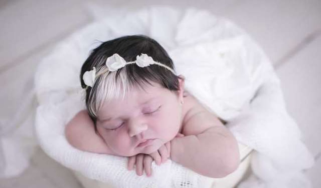 Bebê nasce com franja branca em Belo Horizonte e faz sucesso nas redes sociais