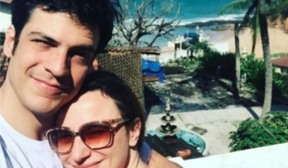Família de ator enfrenta enchente no Rio, mas consegue escapar com água na cintura