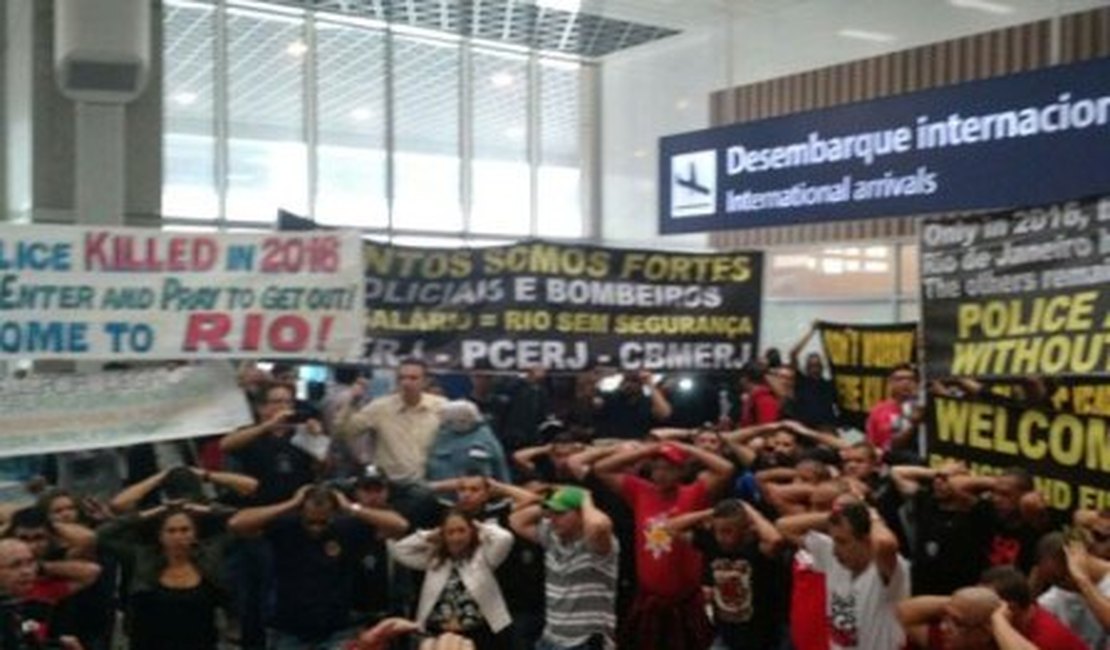 Policiais voltam a protestar em aeroporto do Rio: ‘Bem-vindos ao inferno’