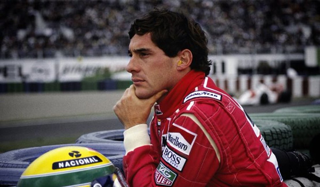 Ex-piloto afirma que Ayrton Senna era gay e que o casamento foi de fachada