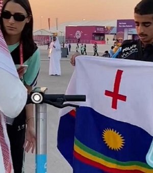 VÍDEO. Jornalista é obrigado a apagar imagens feitas com bandeira pernambucana por causa de ‘arco-íris’