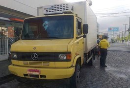 Motorista de caminhão embriagado é preso dirigir caminhão em zigue-zague, em Maceió