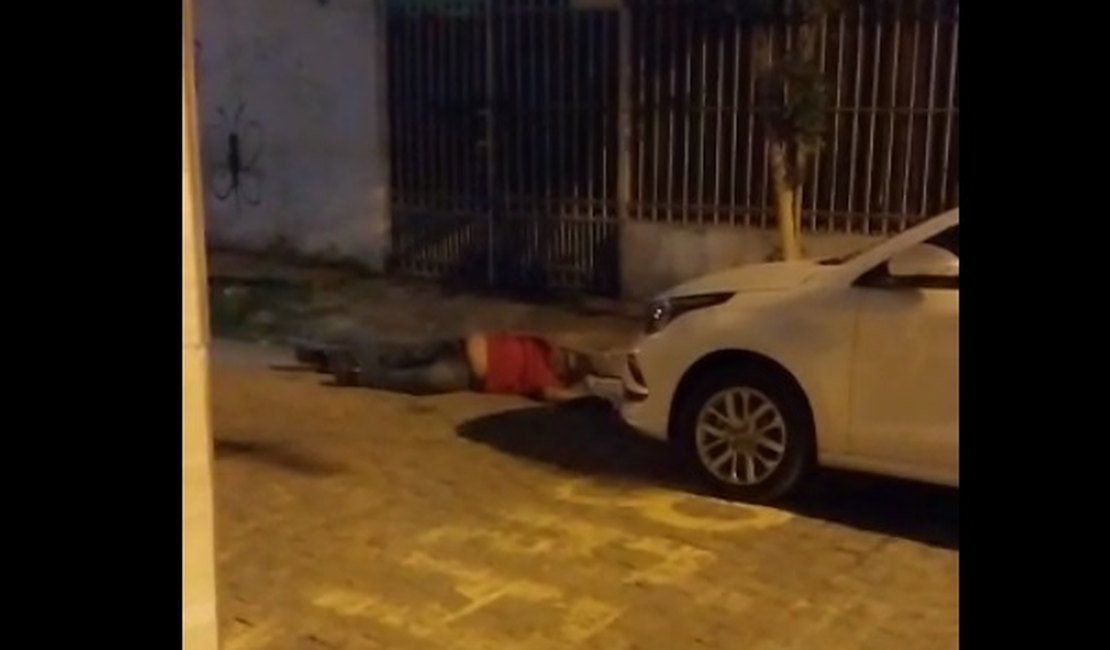 Sargento da Polícia Militar de Alagoas é morto a tiros durante assalto no Jacintinho, em Maceió