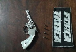 Menor é apreendido com arma de fogo no bairro Planalto, em Arapiraca
