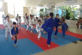 AABB de Arapiraca encerra o ano esportivo graduando alunos de judô