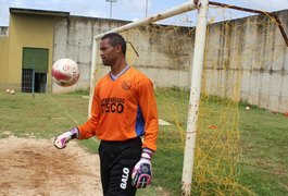 Time de SP confirma interesse no goleiro Bruno, preso desde 2010
