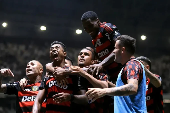 Flamengo arranca empate com gol de Bruno Henrique e fica perto do título