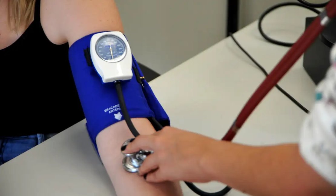 Médicos alertam para riscos de prescrição de testosterona para mulher