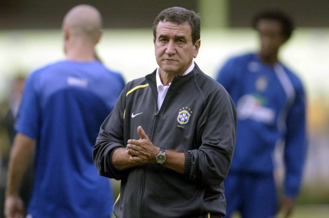 Carlos Alberto Parreira, ex-técnico da Seleção Brasileira, é internado no Rio