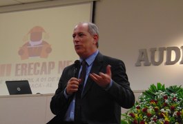 [VÍDEO] Em Arapiraca, presidenciável Ciro Gomes afirma que não apoiará Lula em 2018