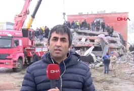 Vídeo. Equipe de TV registra terremoto durante transmissão ao vivo