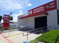 Dupla suspeita de matar jovem é presa em menos de 24 horas após o crime, em Rio Largo